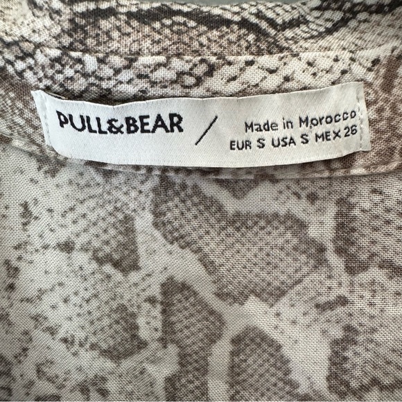 Pull & Bear Viscose Snake Print Puff Sleeve Gray Blouse Size Small - Picture 4 of 5